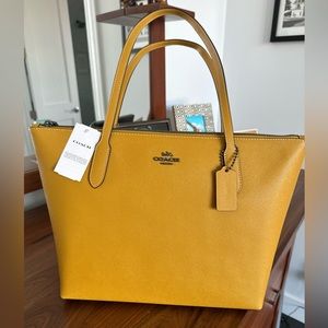 Coach bag brand new with tags color-Flax (golden yellow)
